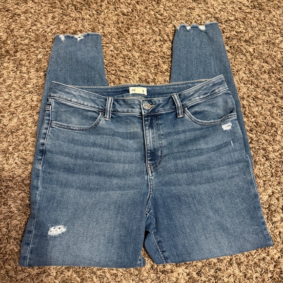 Maurices Distressed Jeans - Picture 2 of 11